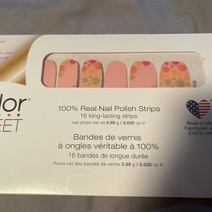 BRAND NEW Color Street Main Squeeze